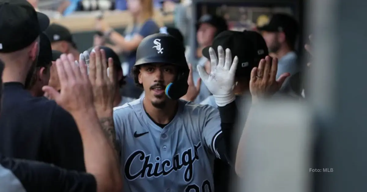 Cubano Miguel Vargas celebrando con Chicago White Sox